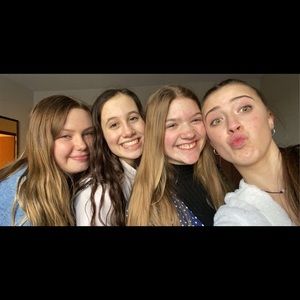 Meet your Posher, Brenna